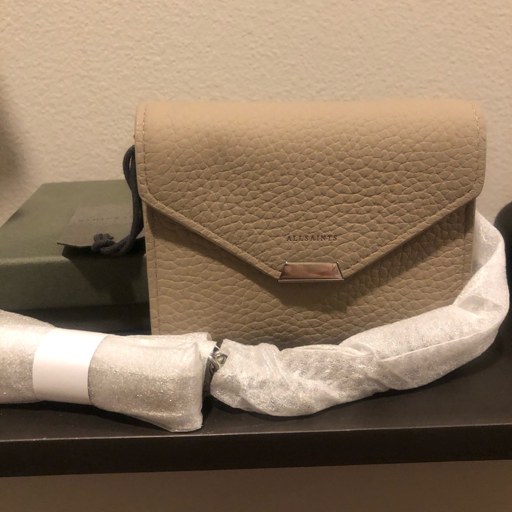 Pebble leather wallet with chain
